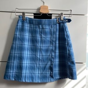 brandy melville mini skirt